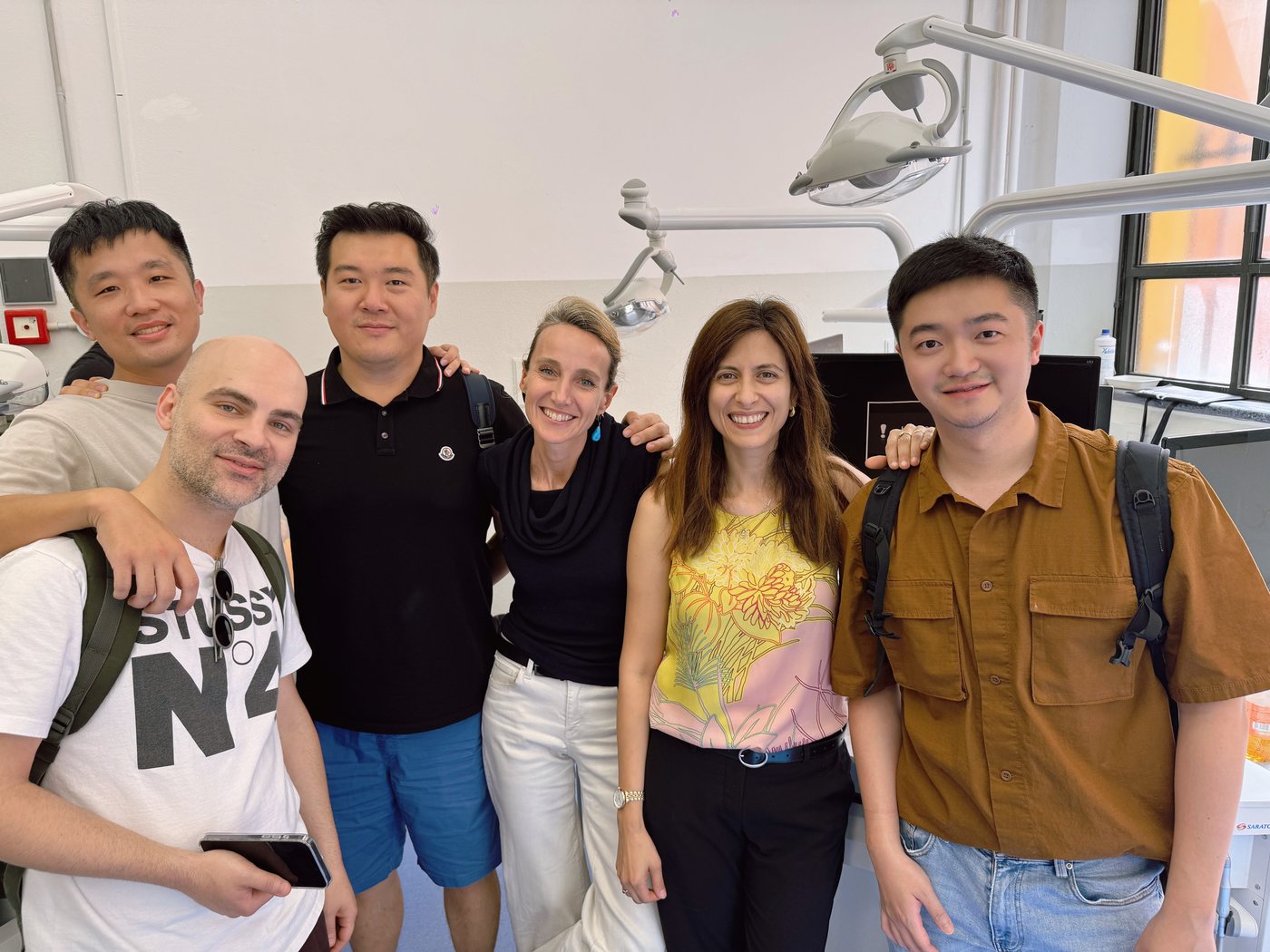 與波隆那大學的同學合影