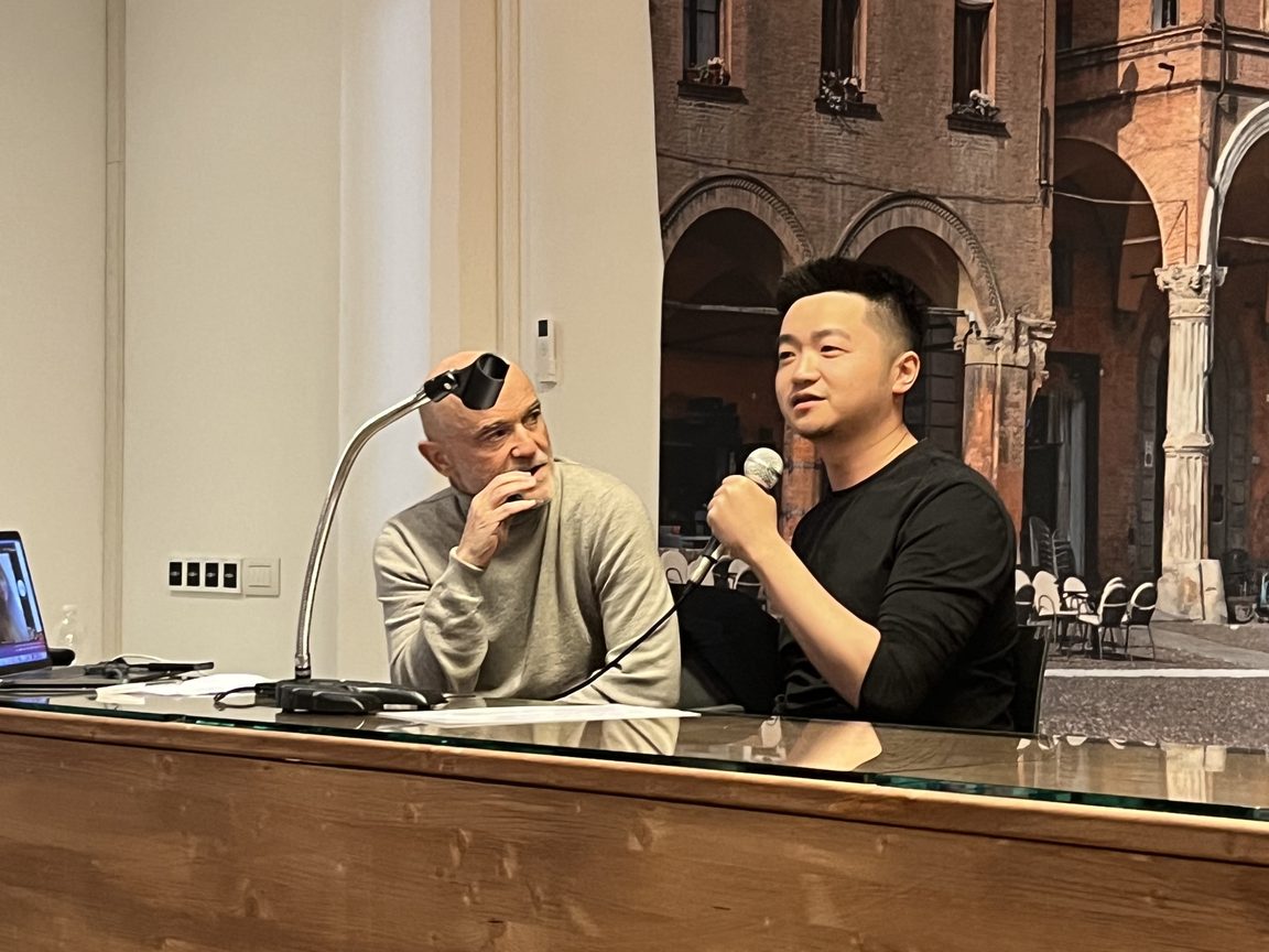 高豪醫師在波隆那的課程中發言