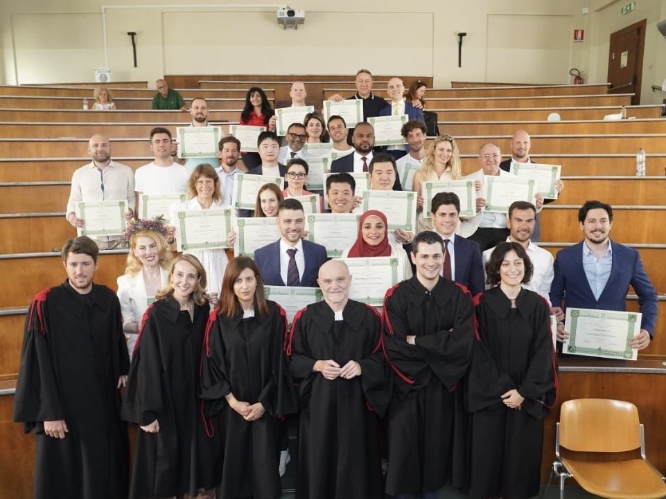 波隆那大學碩士課程結業合照